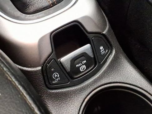 Used 2018 Jeep Compass Latitude w/ Popular Equipment Group AWD/4WD image 22