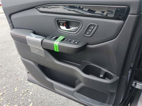 New 2025 Honda Pilot TrailSport image 14