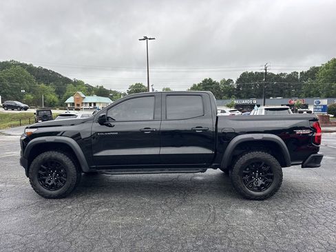 Used 2024 Chevrolet Colorado Trail Boss w/ Technology Package AWD/4WD image 4