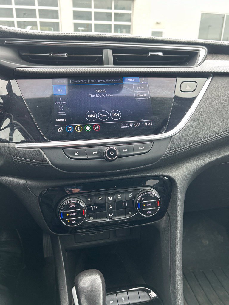 Used 2022 Buick Encore GX Select AWD/4WD image 9