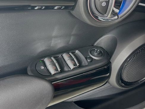 Used 2019 MINI Cooper S image 18