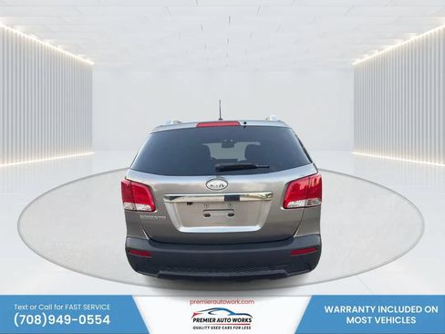 Used 2011 Kia Sorento 2WD w/ Convenience Pkg image 5