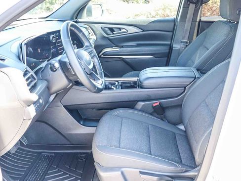 Used 2024 Chevrolet Traverse LS FWD image 22
