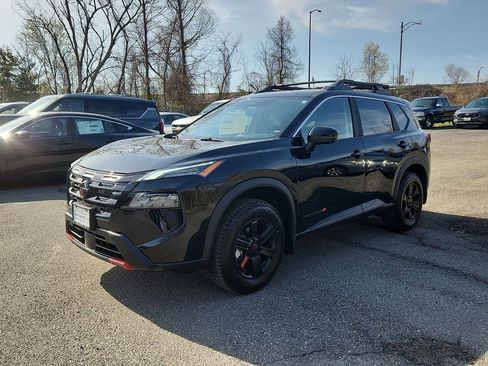 New 2026 Nissan Rogue SV AWD/4WD image 2