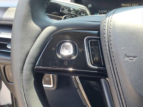 Certified 2023 Lincoln Aviator AWD w/ Premium Package image 12