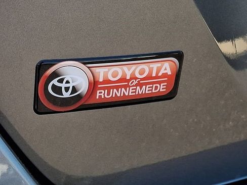 Used 2025 Nissan Sentra SR FWD image 30