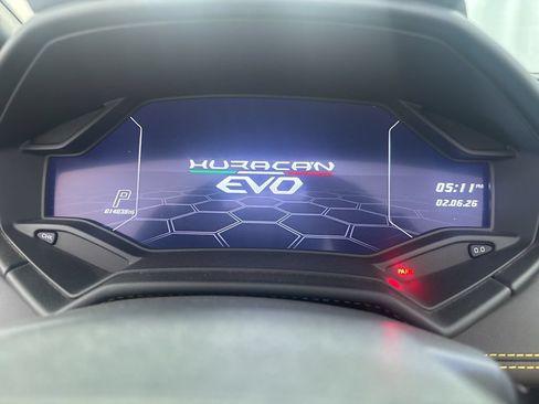Used 2020 Lamborghini Huracan EVO RWD image 38