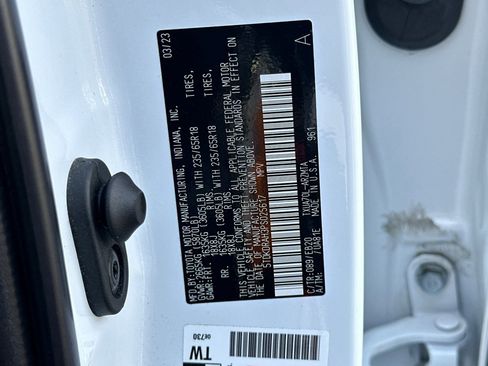 Used 2023 Toyota Highlander XLE FWD image 30