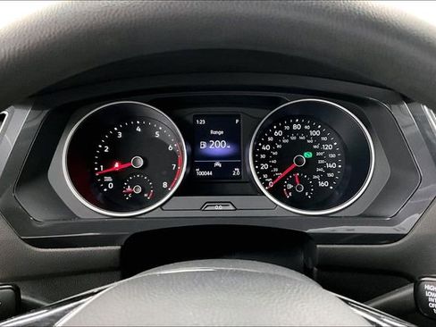 Used 2020 Volkswagen Tiguan S image 27