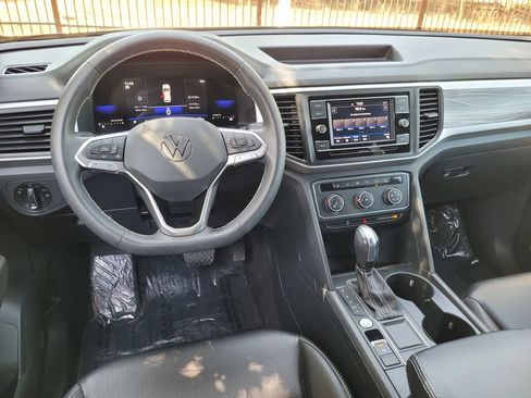 Used 2023 Volkswagen Atlas Cross Sport SE FWD image 19