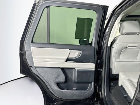 Used 2025 Ford Expedition Active AWD/4WD image 28