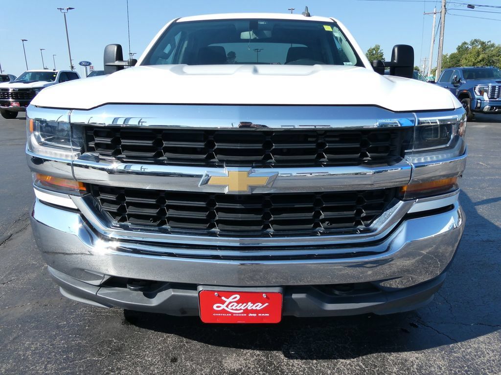 Used 2019 Chevrolet Silverado 1500 LT AWD/4WD image 11