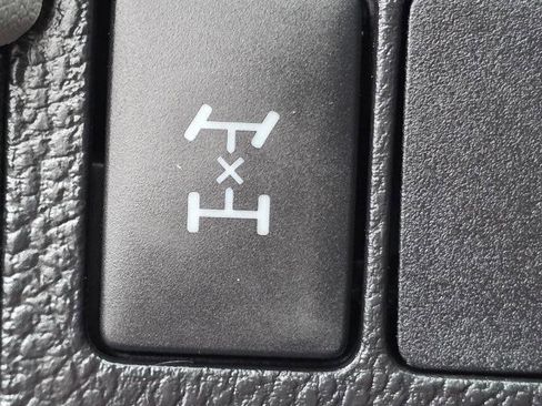 Used 2015 Toyota RAV4 LE image 14