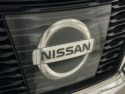 Used 2017 Nissan Rogue SV image 6