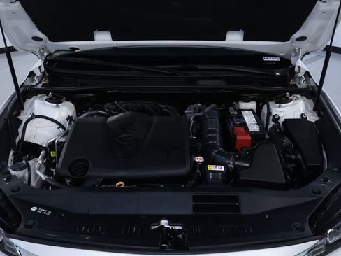 Used 2021 Toyota Avalon XLE image 32