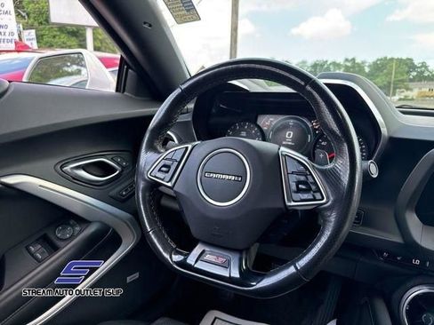 Used 2018 Chevrolet Camaro SS image 22