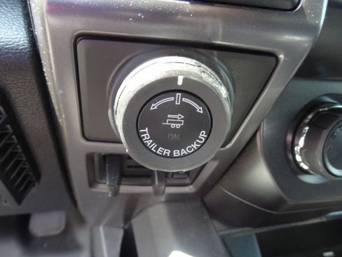 Used 2020 Ford F150 XLT w/ Equipment Group 302A Luxury AWD/4WD image 11