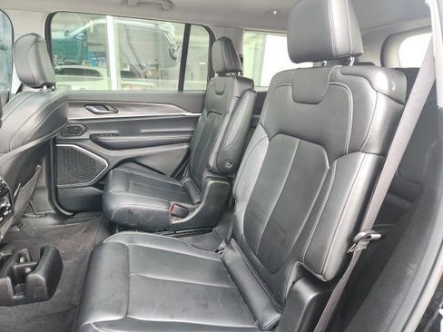 Used 2022 Jeep Grand Cherokee L Limited AWD/4WD image 21