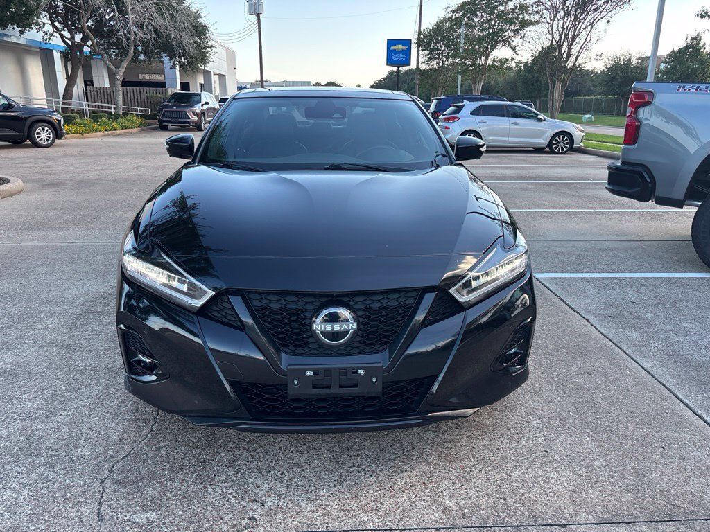 Used 2023 Nissan Maxima SR w/ Sport Mat Group FWD image 2