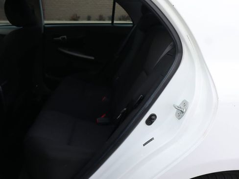 Used 2010 Toyota Corolla S image 20