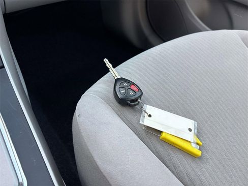 Used 2010 Toyota Corolla LE image 23