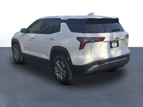 New 2026 Chevrolet Equinox LT w/ Convenience Package II image 7