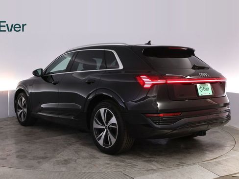 Used 2024 Audi Q8 e-tron Premium Plus w/ Premium Plus Package AWD/4WD image 17