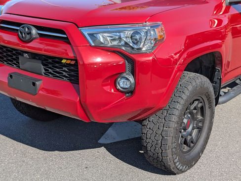 Used 2023 Toyota 4Runner SR5 Premium w/ Moonroof Package RWD image 9