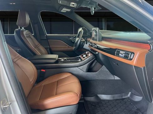 Used 2023 Lincoln Aviator Grand Touring image 15