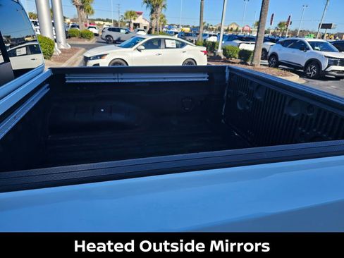 Used 2023 Nissan Frontier SV w/ SV Convenience Package image 12