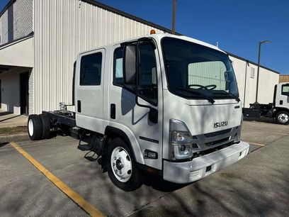 New 2025 Isuzu NPR