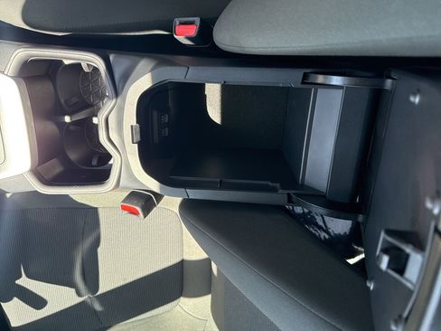 Used 2025 Toyota RAV4 LE image 33