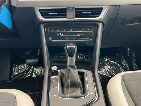 New 2026 Volkswagen Taos SE image 19