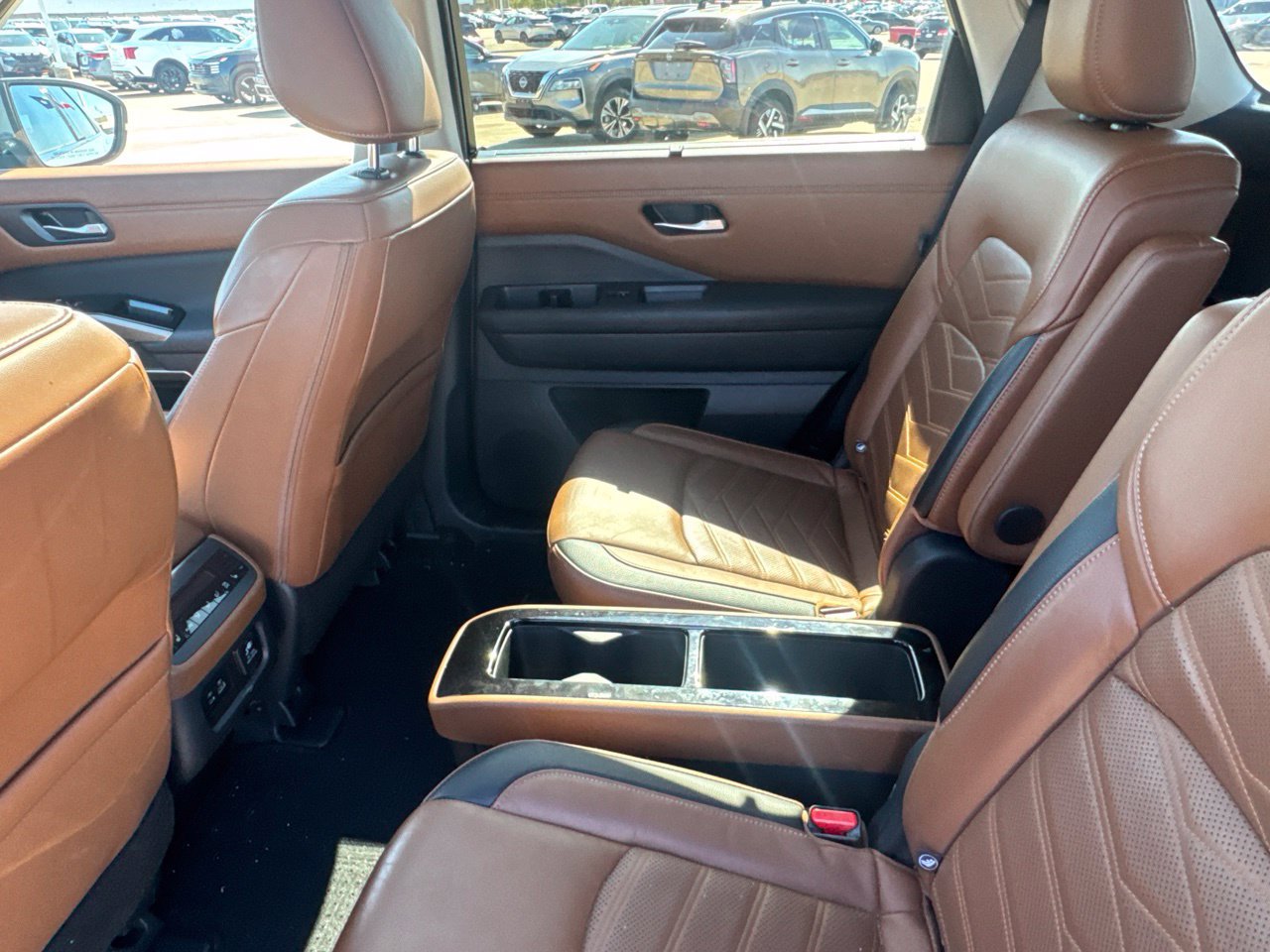 Used 2024 Nissan Pathfinder Platinum FWD image 48