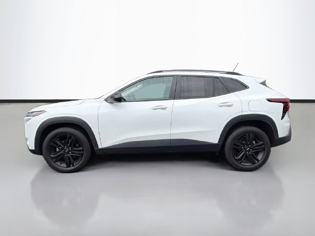Used 2025 Chevrolet Trax ACTIV w/ Sunroof Package FWD image 4