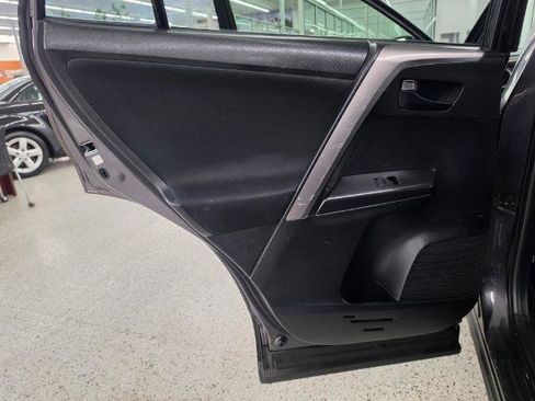 Used 2016 Toyota RAV4 LE AWD/4WD image 29