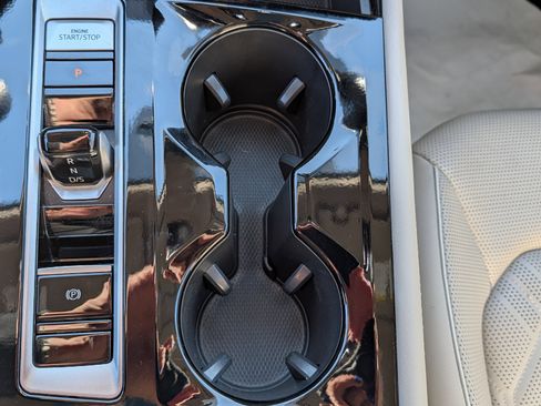 Certified 2024 Volkswagen Atlas SEL Premium R-Line image 33