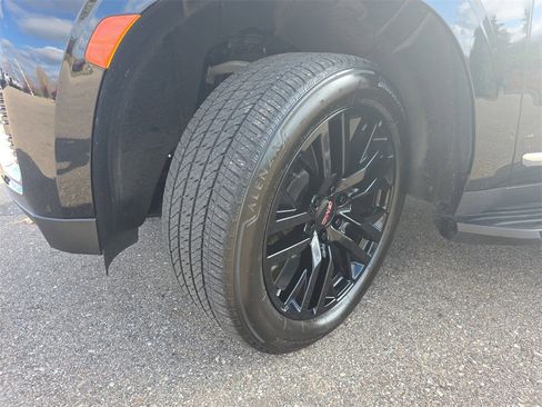 Used 2023 GMC Yukon SLT image 34