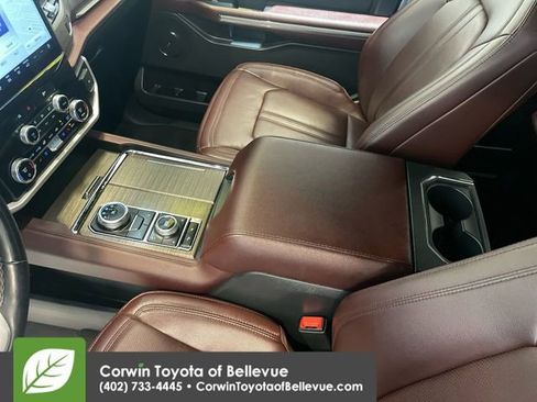 Used 2024 Ford Expedition Limited image 17