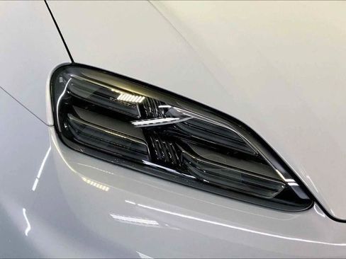 New 2025 Porsche Macan Electric image 63