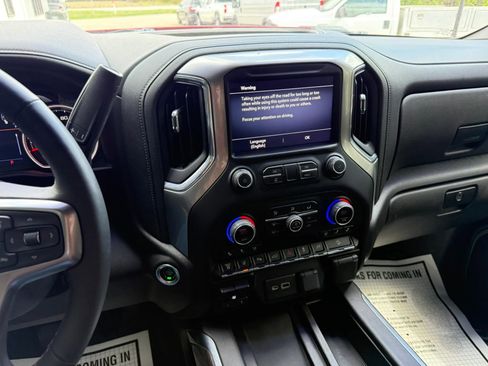 Used 2022 Chevrolet Silverado 2500 LTZ w/ LTZ Convenience Package AWD/4WD image 18