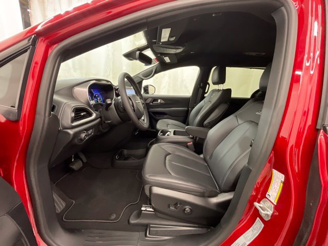 New 2026 Chrysler Pacifica Select w/ S Appearance Package FWD image 10