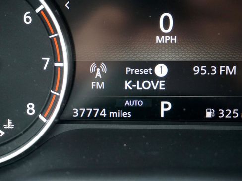 Used 2023 Nissan Rogue SV w/ SV Premium B Package image 16