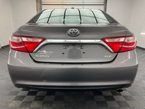 Used 2017 Toyota Camry XLE w/ Moonroof Package FWD image 18