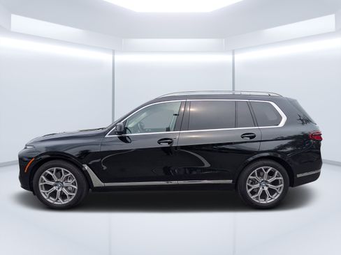Used 2025 BMW X7 xDrive40i AWD/4WD image 6