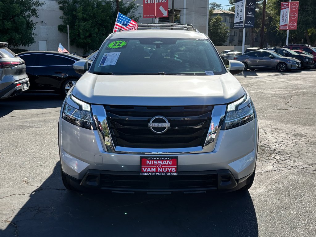 Used 2022 Nissan Pathfinder SV FWD image 12
