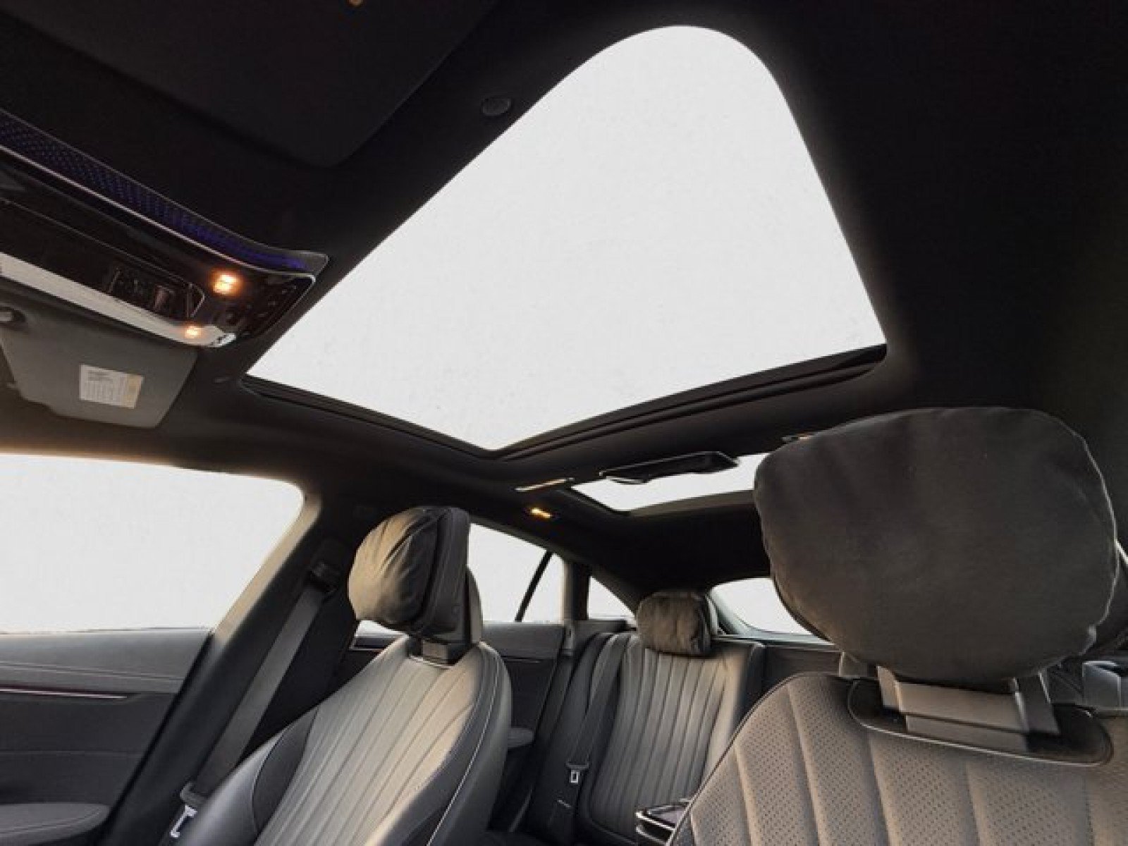 Used 2022 Mercedes-Benz EQS 580 4MATIC Sedan w/ Pinnacle Trim Package image 12