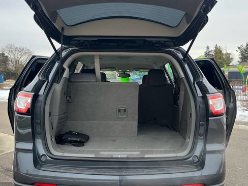 Used 2014 Chevrolet Traverse LT image 12