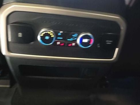 Used 2024 Ford Expedition Limited AWD/4WD image 23