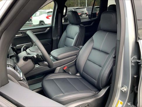 New 2026 GMC Acadia Elevation w/ Elevation Premium Package FWD image 9